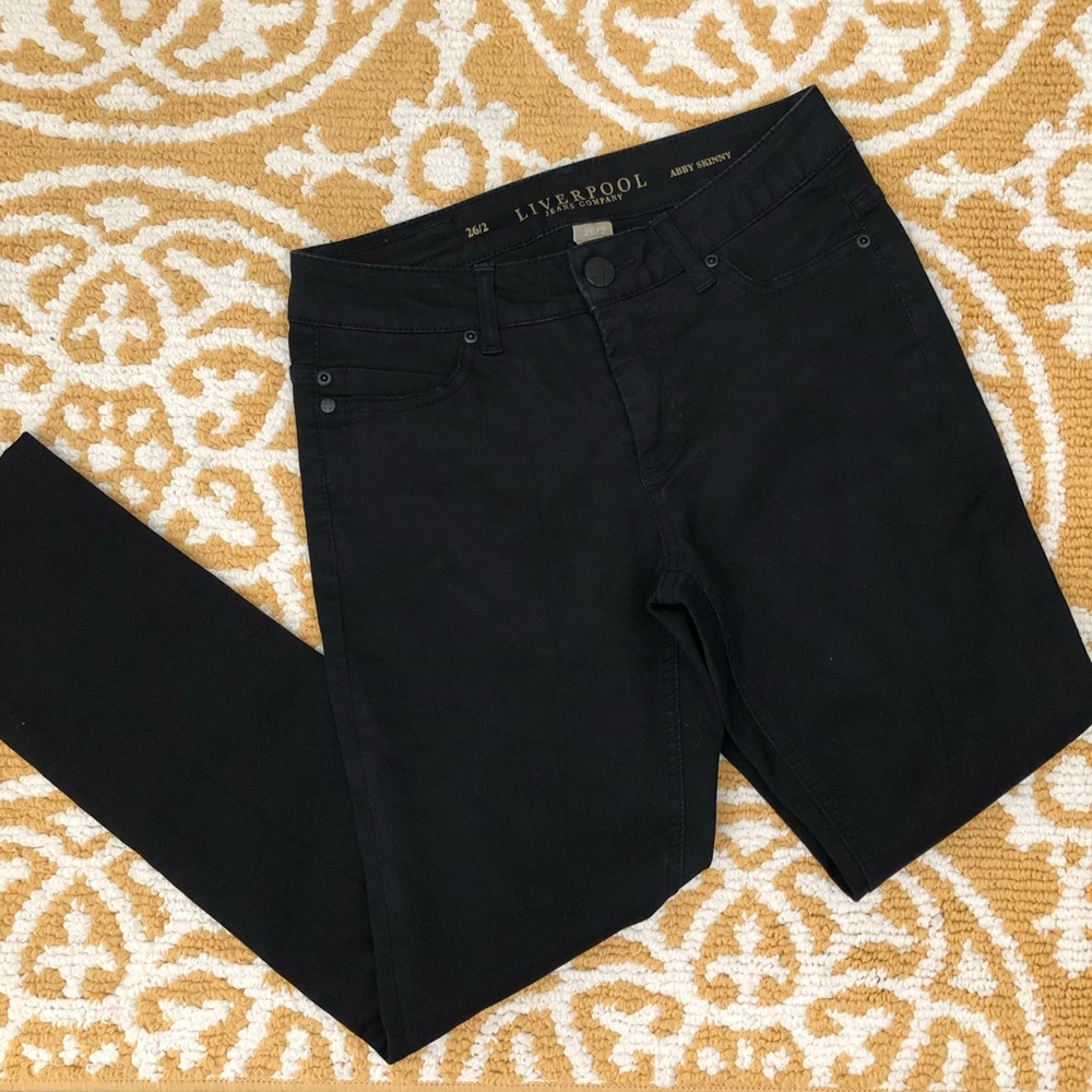NWOT Liverpool Abby Skinny Raw Hem Jeans